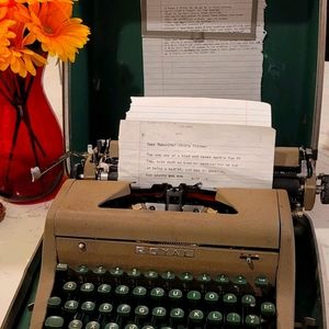 Antique Royal Quiet De Luxe Portable Typewriter